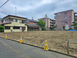 豊橋市花田町、土地の前面道路を含む現地写真画像です