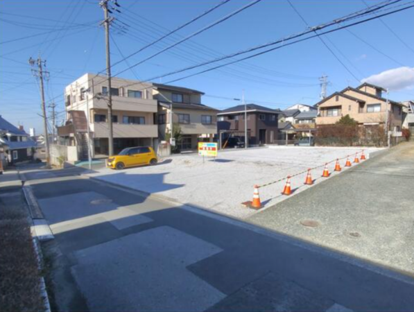 豊橋市向山町、土地の前面道路を含む現地写真画像です
