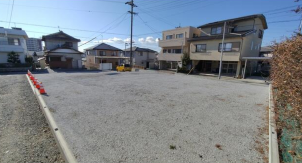 豊橋市向山町、土地の前面道路を含む現地写真画像です