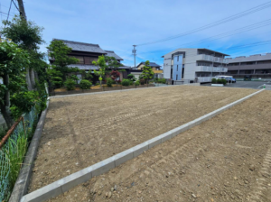 豊橋市花田町、土地の前面道路を含む現地写真画像です