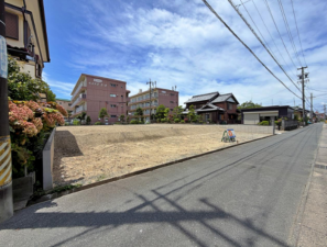 豊橋市花田町、土地の前面道路を含む現地写真画像です