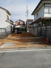 豊橋市弥生町、土地の前面道路を含む現地写真画像です