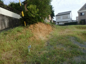 豊橋市東郷町、土地の前面道路を含む現地写真画像です
