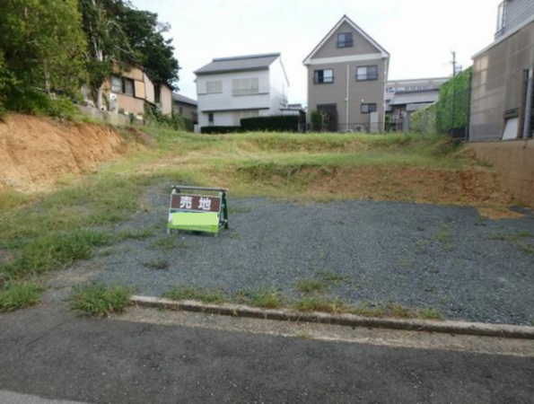 豊橋市東郷町、土地の前面道路を含む現地写真画像です