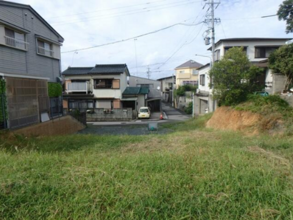 豊橋市東郷町、土地の前面道路を含む現地写真画像です