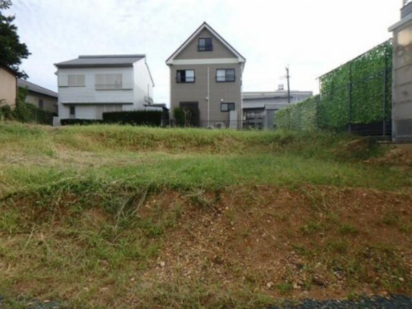 豊橋市東郷町、土地の前面道路を含む現地写真画像です