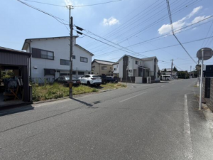 豊橋市春日町、土地の前面道路を含む現地写真画像です