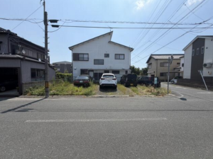 豊橋市春日町、土地の前面道路を含む現地写真画像です