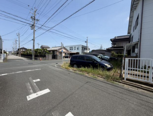豊橋市春日町、土地の前面道路を含む現地写真画像です