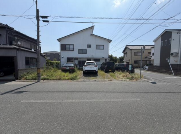 豊橋市春日町、土地の前面道路を含む現地写真画像です
