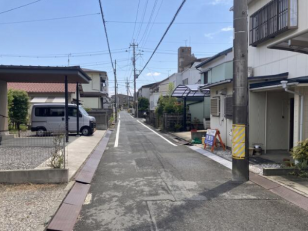 豊橋市草間町、土地の前面道路を含む現地写真画像です