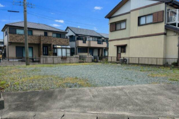 豊橋市曙町、土地の前面道路を含む現地写真画像です