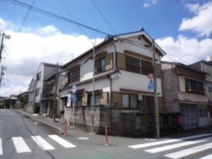 豊橋市東郷町、土地の前面道路を含む現地写真画像です