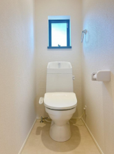 豊橋市西口町、中古一戸建てのトイレ画像です