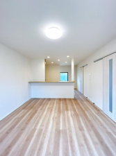 豊橋市西口町、中古一戸建ての居間画像です