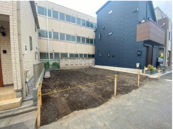 北区岩淵町、土地の前面道路を含む現地写真画像です