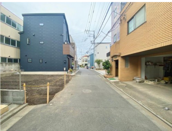 北区岩淵町、土地の前面道路を含む現地写真画像です