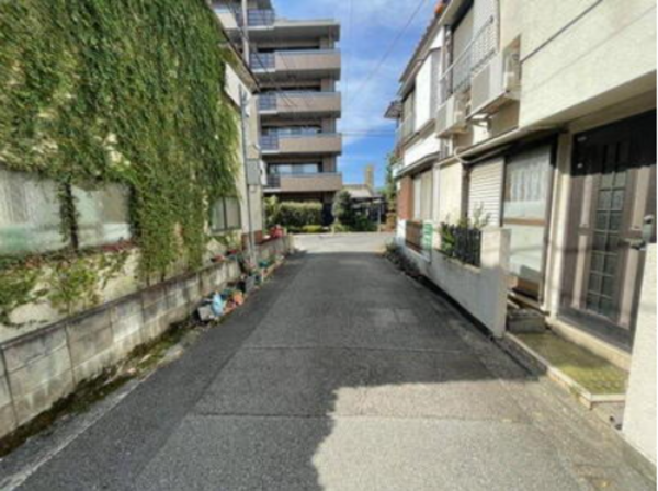 北区中里、土地の前面道路を含む現地写真画像です