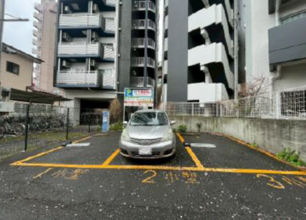 北区滝野川、土地の前面道路を含む現地写真画像です