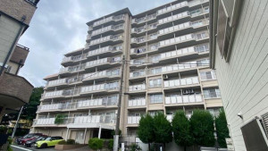 練馬区小竹町、中古マンションの外観画像です