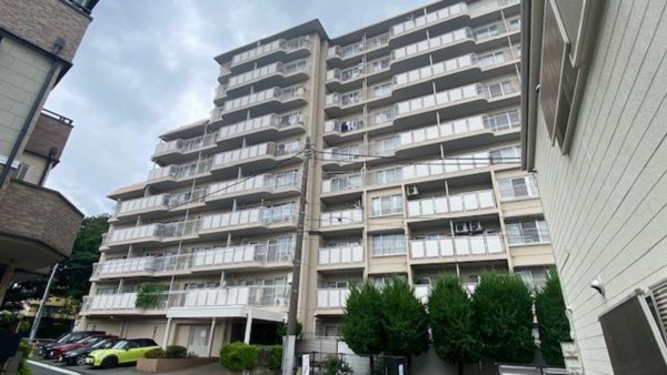 練馬区小竹町、中古マンションの外観画像です