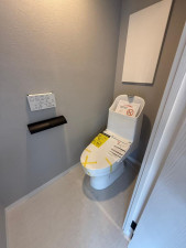 練馬区貫井、中古マンションのトイレ画像です