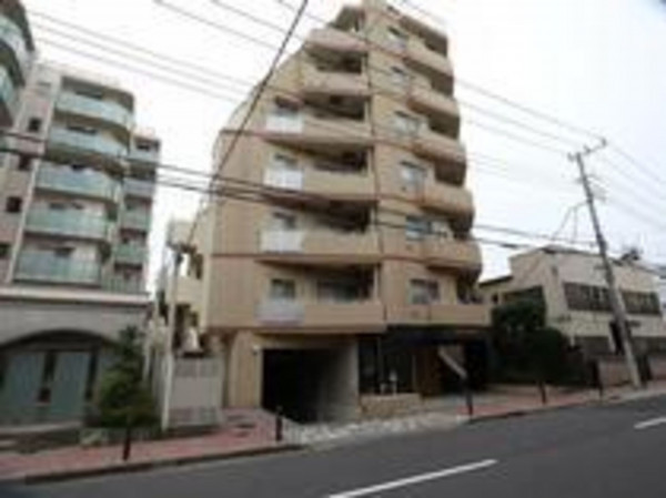 練馬区豊玉上、中古マンションの外観画像です