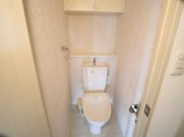 練馬区豊玉上、中古マンションのトイレ画像です