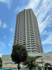 練馬区石神井町、中古マンションの外観画像です