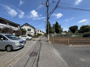 練馬区上石神井、新築一戸建ての前面道路を含む現地写真画像です