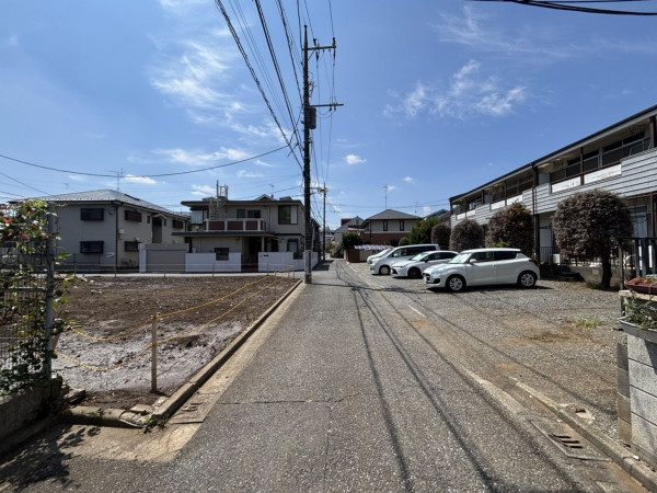 練馬区上石神井、新築一戸建ての前面道路を含む現地写真画像です
