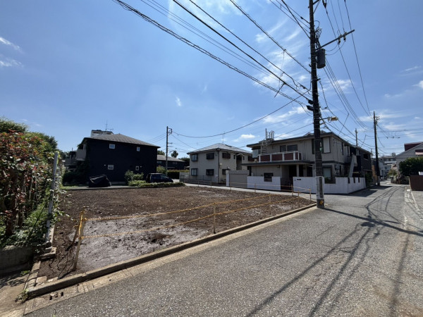 練馬区上石神井、新築一戸建ての前面道路を含む現地写真画像です