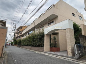 練馬区石神井台、中古マンションの外観画像です