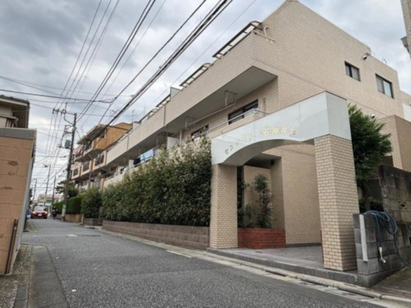 練馬区石神井台、中古マンションの外観画像です