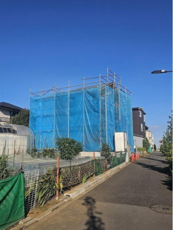 練馬区西大泉、新築一戸建ての前面道路を含む現地写真画像です
