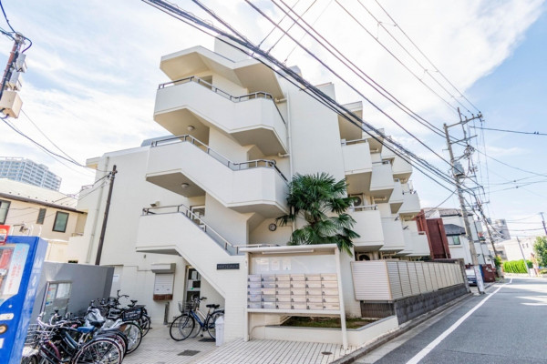 練馬区練馬、中古マンションの外観画像です