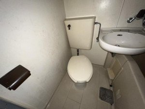練馬区錦、中古マンションのトイレ画像です