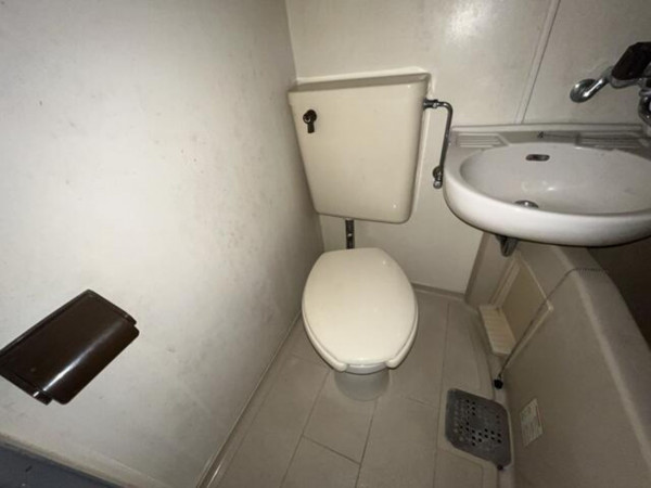 練馬区錦、中古マンションのトイレ画像です