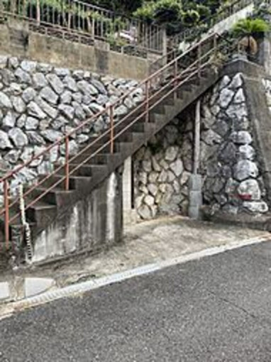 北九州市門司区城山町、土地の前面道路を含む現地写真画像です