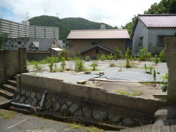 北九州市門司区花月園、土地の前面道路を含む現地写真画像です