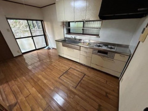 北九州市門司区奥田、中古一戸建てのキッチン画像です