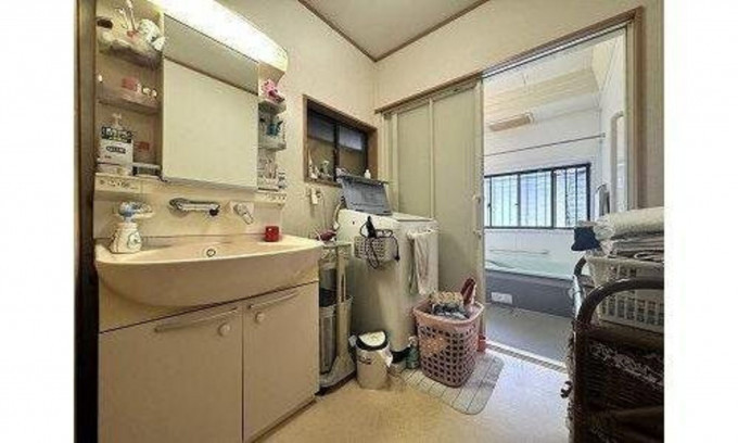 北九州市門司区白野江、中古一戸建ての洗面画像です