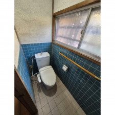 北九州市門司区稲積、中古一戸建てのトイレ画像です