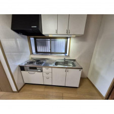 北九州市門司区稲積、中古一戸建てのキッチン画像です