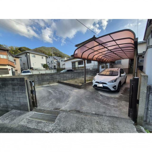 北九州市門司区稲積、中古一戸建ての駐車場画像です