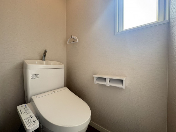 北九州市門司区吉志、中古一戸建てのトイレ画像です