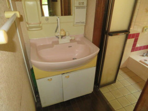 北九州市門司区春日町、中古一戸建ての洗面画像です
