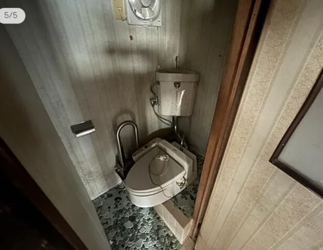 北九州市門司区清見、中古一戸建てのトイレ画像です