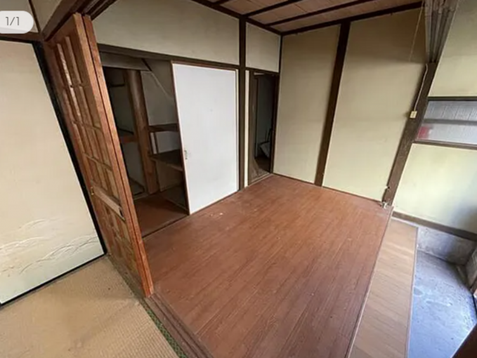 北九州市門司区清見、中古一戸建ての玄関画像です