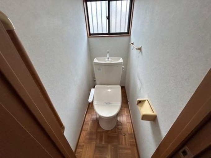 北九州市門司区東本町、中古一戸建てのトイレ画像です
